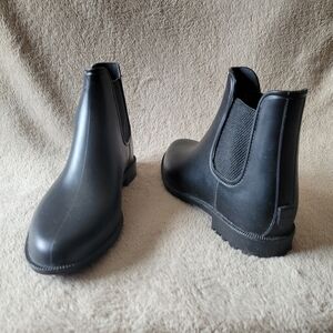 Call It Spring Chelsea rain boots size 9